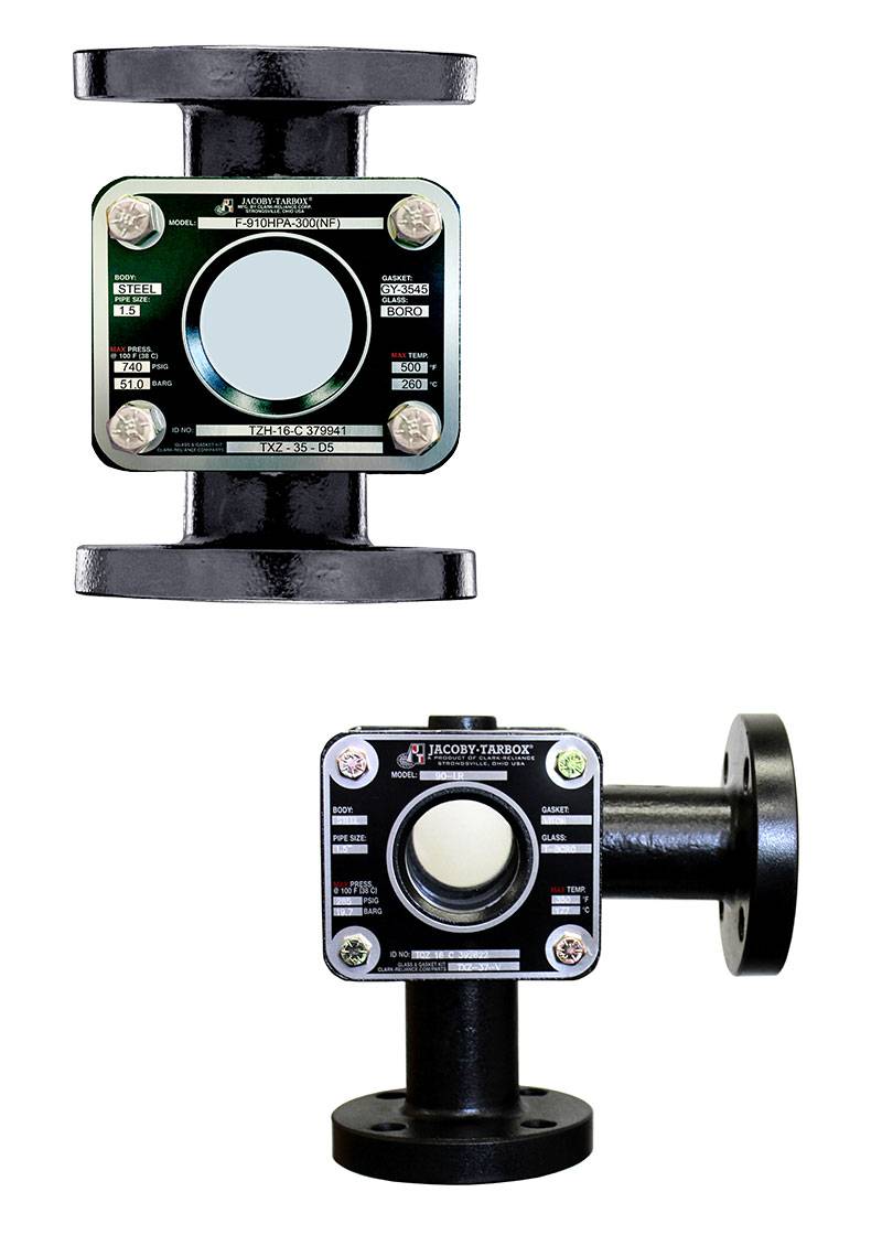 Zusehen ist ein großes Ventil von der Marke Masoneilan, welches gerade in eine Anlage gehoben wird.